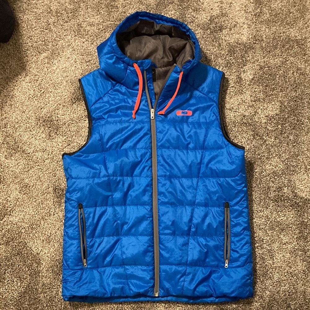 Oakley Blue and Peach Vest; Excellent Condition
